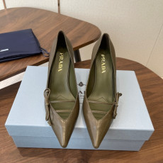 프라다 26SS 신상 펌프스 8cm