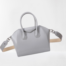 지방시 안티코나 토트백