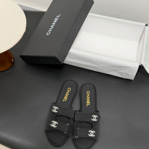 샤넬 더블 C 버클 뮬 샌들