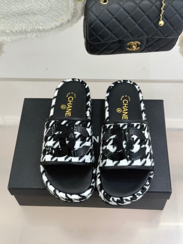 샤넬 26P 더블C 뮬