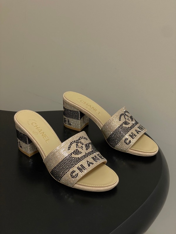 샤넬 26 봄 여름 신상 크리스탈 힐 뮬 7cm