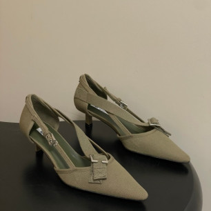 프라다 26SS 신상 캔버스 펌프스 4.5cm