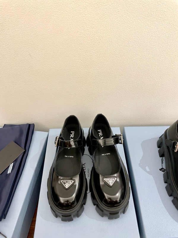 프라다 모놀리스 메리제인 슈즈