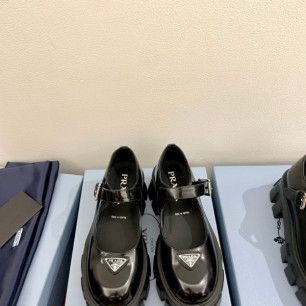 프라다 모놀리스 메리제인 슈즈