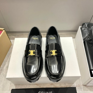 셀린느 트리옹프 로퍼