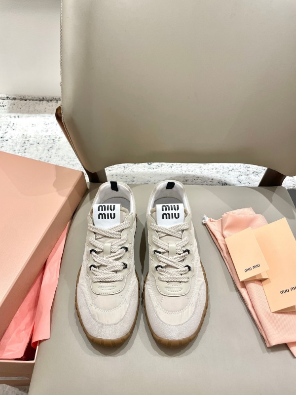 미우미우 25SS 타이어 스니커즈