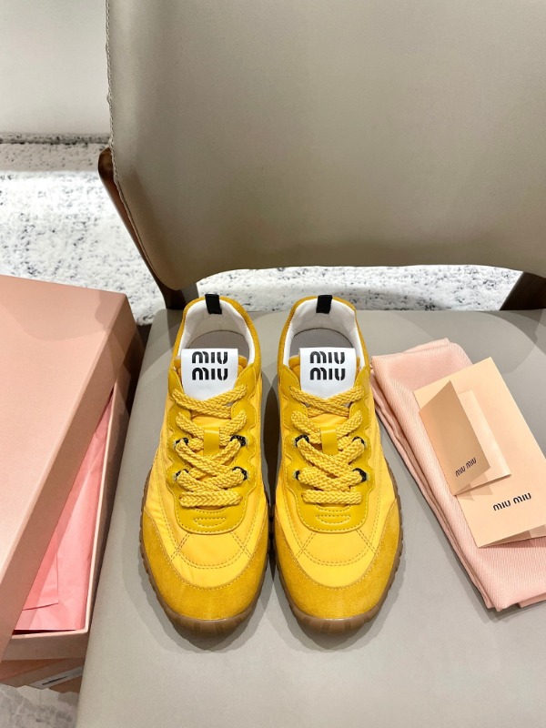 미우미우 25SS 타이어 스니커즈