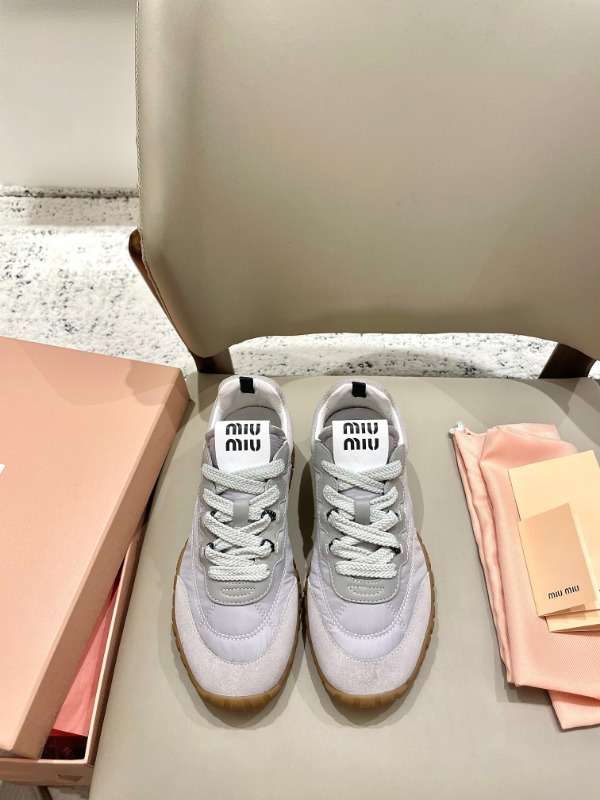 미우미우 25SS 타이어 스니커즈