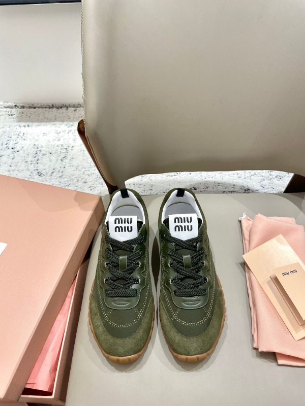 미우미우 25SS 타이어 스니커즈