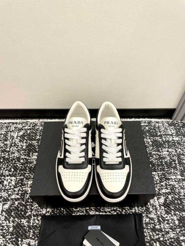 프라다 다운타운 스니커즈