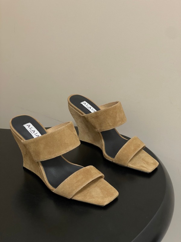 알라이아 26SS 봄 여름 신상 웨지 뮬 샌들 9.5cm