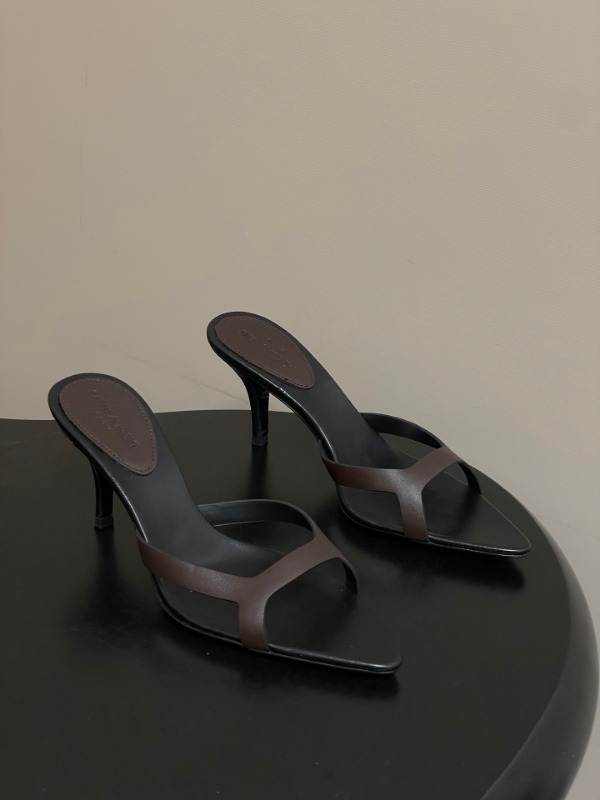 입생로랑 26S 봄 여름 신상 뮬 7.5cm