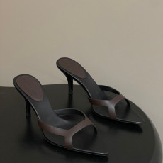 입생로랑 26S 봄 여름 신상 뮬 7.5cm