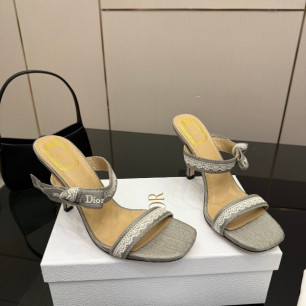 디올 26 이른 봄 신상 스트랩 힐 샌들 9.5cm