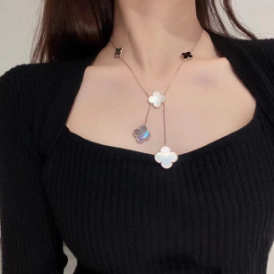 Van Cleef 비즈사이즈 네잎 클로버 목걸이