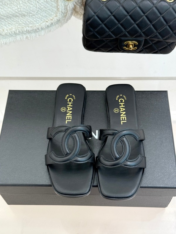 샤넬 26S 더블 C 뮬