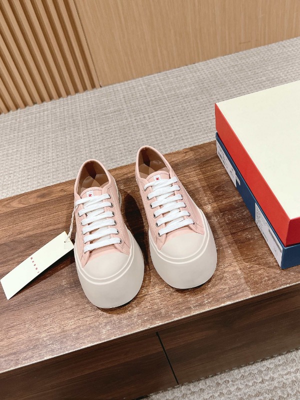 마르니 파블로 여성 스니커즈