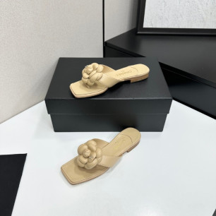 샤넬 26 신상 스퀘어 토 까멜리아 뮬