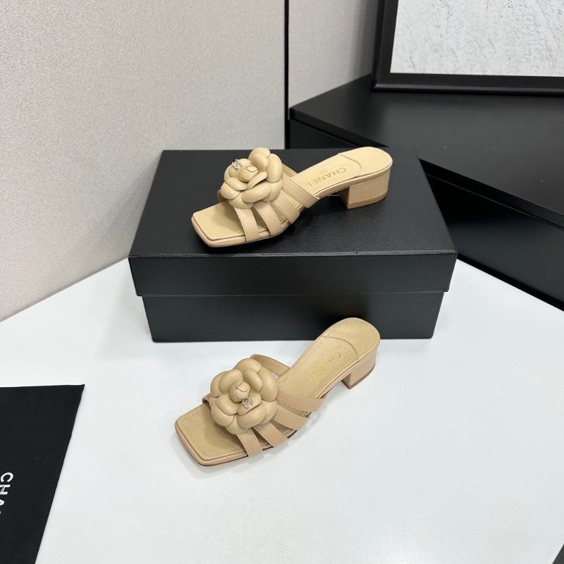 샤넬 26 신상 스퀘어 토 까멜리아 힐 뮬