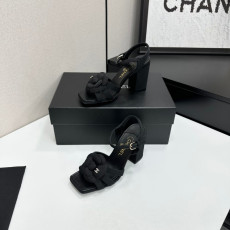 샤넬 26 신상 스퀘어 토 까멜리아 힐 샌들