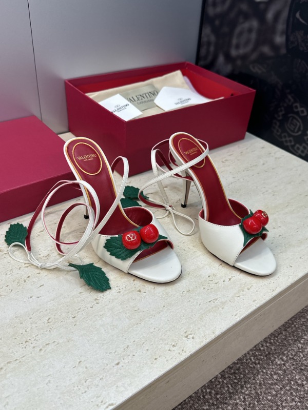 발렌티노 26 신상 체리 스트랩 힐 슈즈 10.5cm