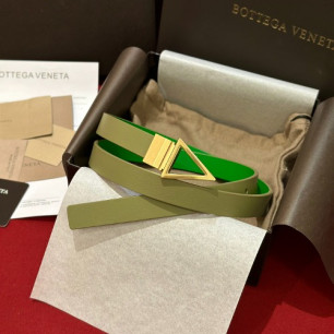 BOTTEGA VENETA 보테가 트라이앵글 버클 레더 벨트