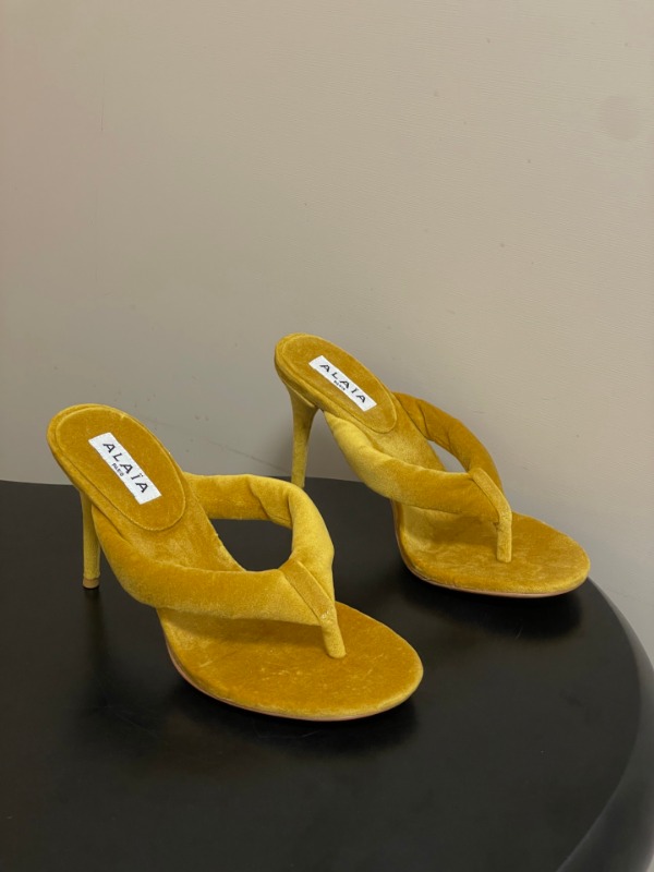 알라이아 26 신상 힐 통 뮬 9cm
