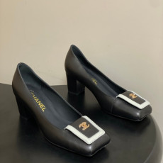 샤넬 26 신상 더블C 버클 펌프스 6cm