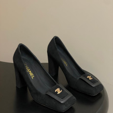 샤넬 26 신상 더블C 버클 펌프스 9cm