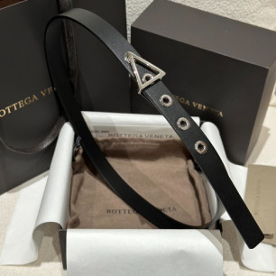 BOTTEGA VENETA 보테가 트라이앵글 레더 여성 벨트