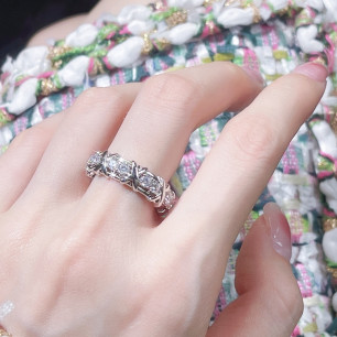 티파니앤코 Sixteen Stone Ring