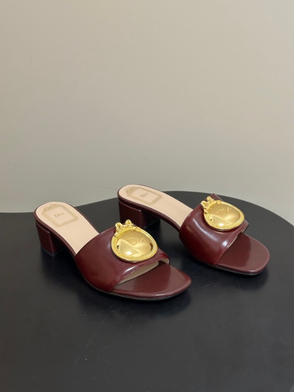디올 메달리옹 버클 힐 슬라이드 4.5cm