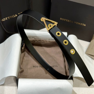 BOTTEGA VENETA 보테가 트라이앵글 레더 여성 벨트