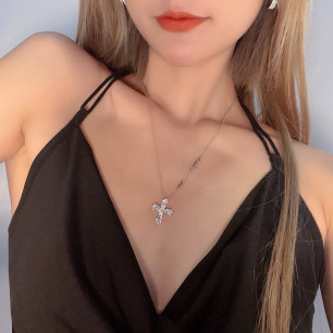 그라프 크로스 큐빅 목걸이