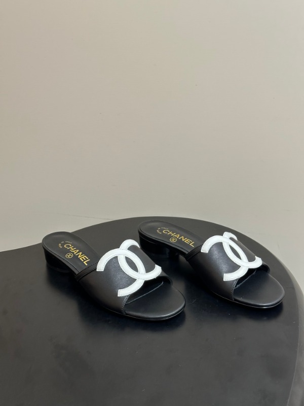 샤넬 26SS 더블C 샌들