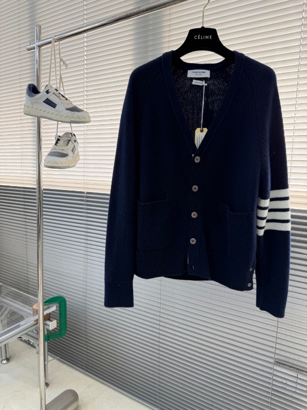 톰브라운 25FW 울 가디건