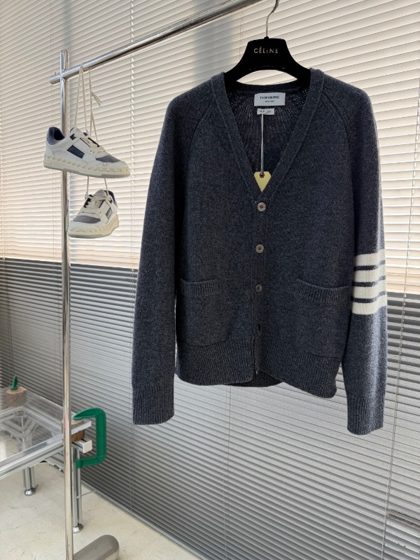 톰브라운 25FW 울 가디건