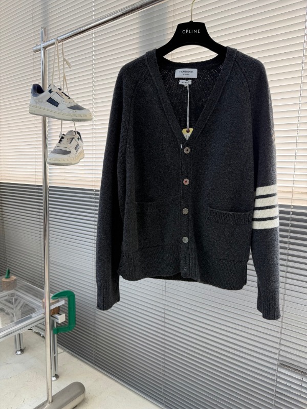 톰브라운 25FW 울 가디건
