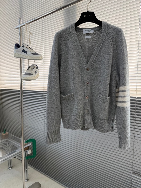 톰브라운 25FW 울 가디건