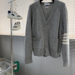 톰브라운 25FW 울 가디건