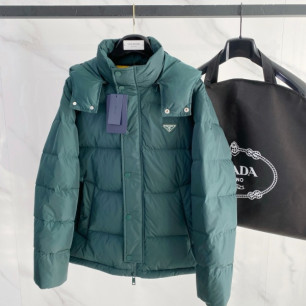 프라다 25FW 다운 재킷