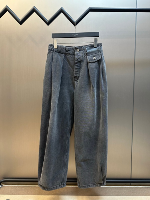 로에베 가죽 패치 데님 팬츠