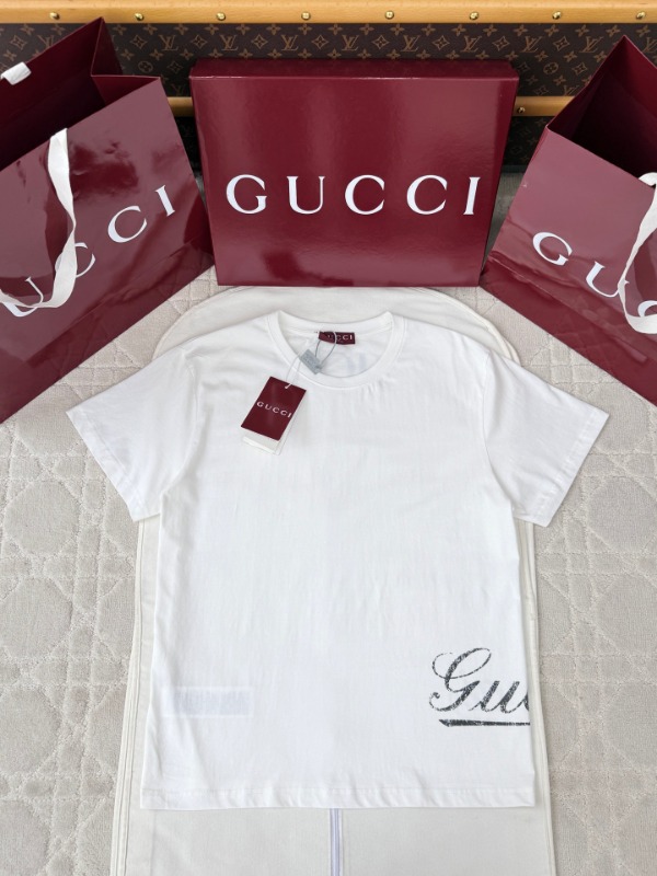 구찌 26 로고 반팔 티