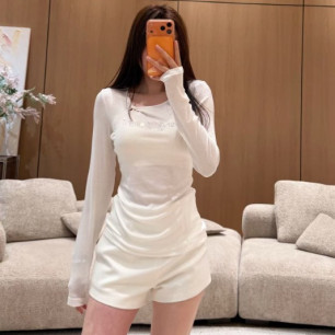 생로랑 26 봄 신상 긴팔 티