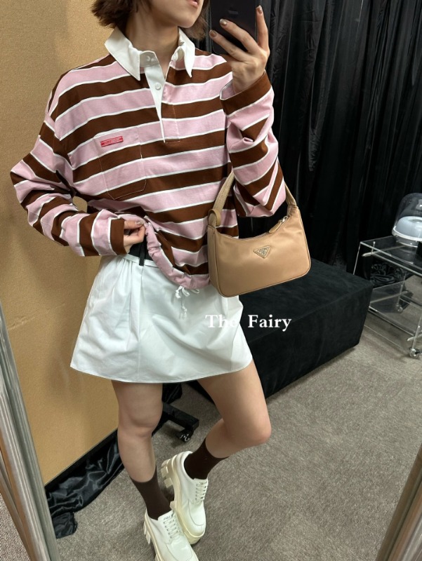 프라다 26 신상 카라 긴팔 티