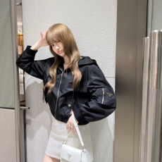 프라다 2026SS 신상 바람막이 자켓