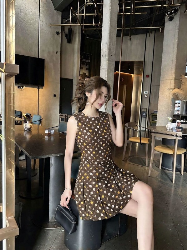 루이비통 25SS 봄 여름 민소매 원피스🤍