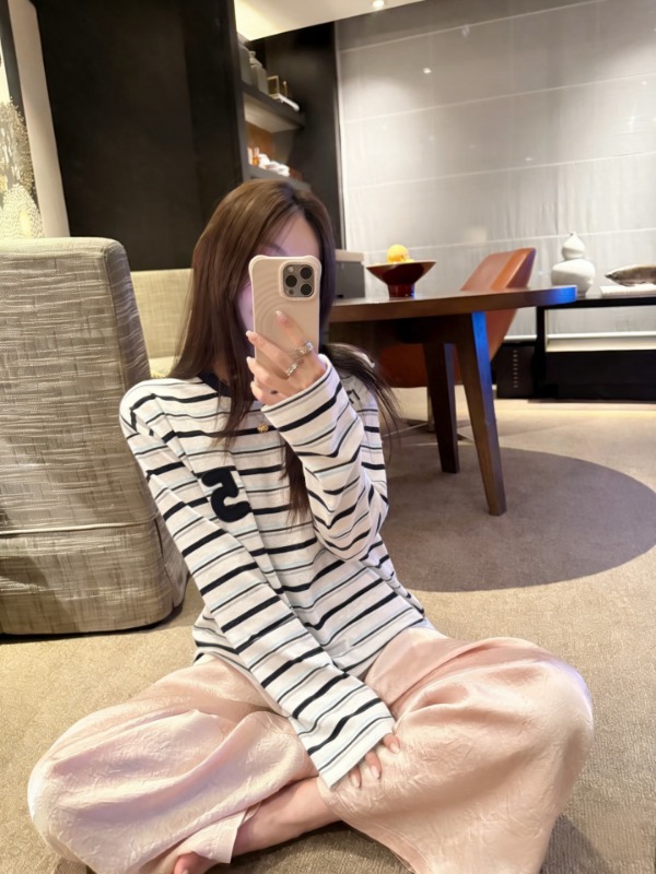 샤넬 26 봄 여름 신상 긴팔 티