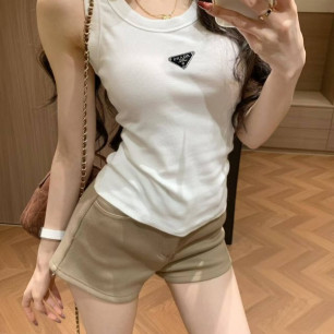 프라다 26 신상 민소매