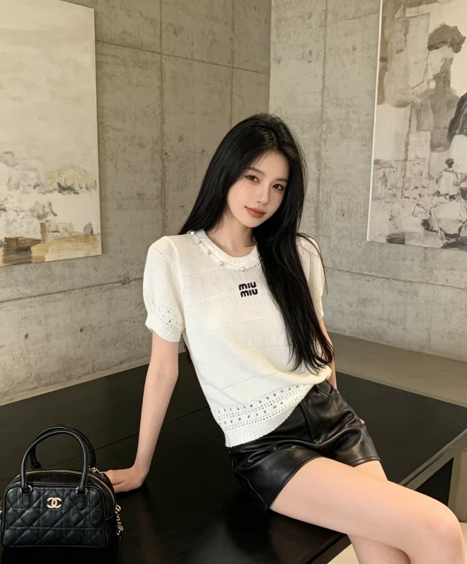 미우미우 2026 봄여름 신상 반팔